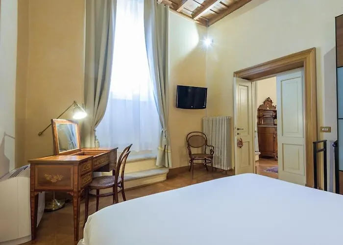 In A 1400s Building In Via Dei Coronari Piazza Navona
