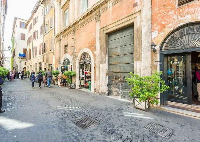 In A 1400s Building In Via Dei Coronari Piazza Navona